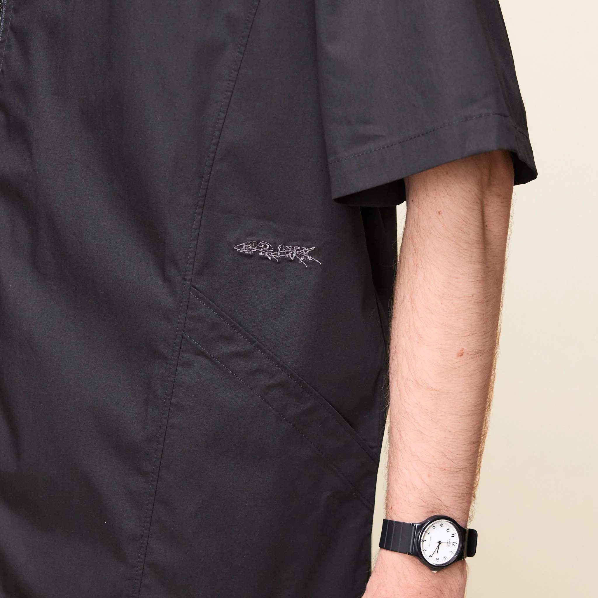 GR10K - Poplin Zipped Short Sleeve Shirt - Off Black - Image 3