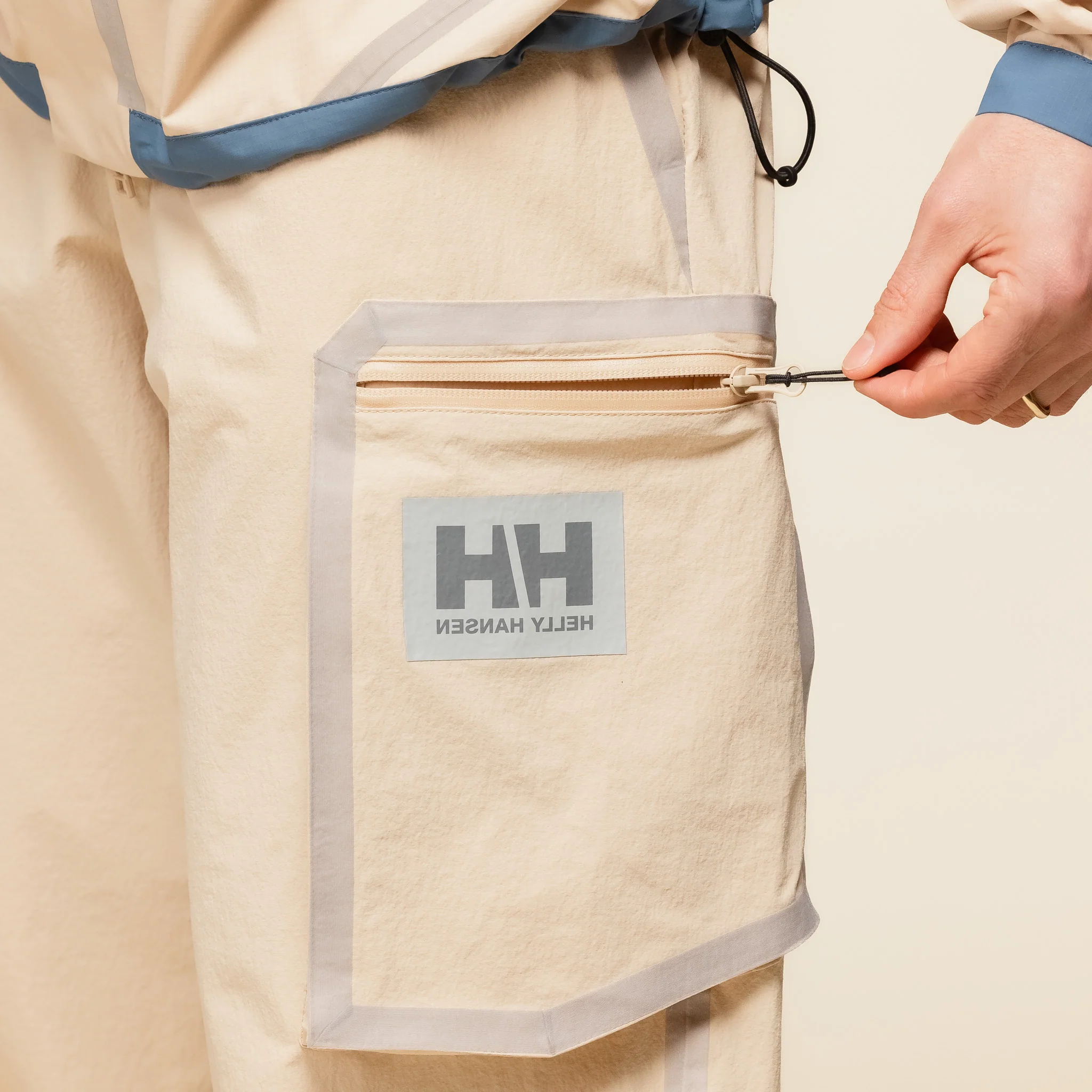 Helly Hansen Archive HH-118389225 -  Arc Reversed Pant - Oatmeal - Image 4