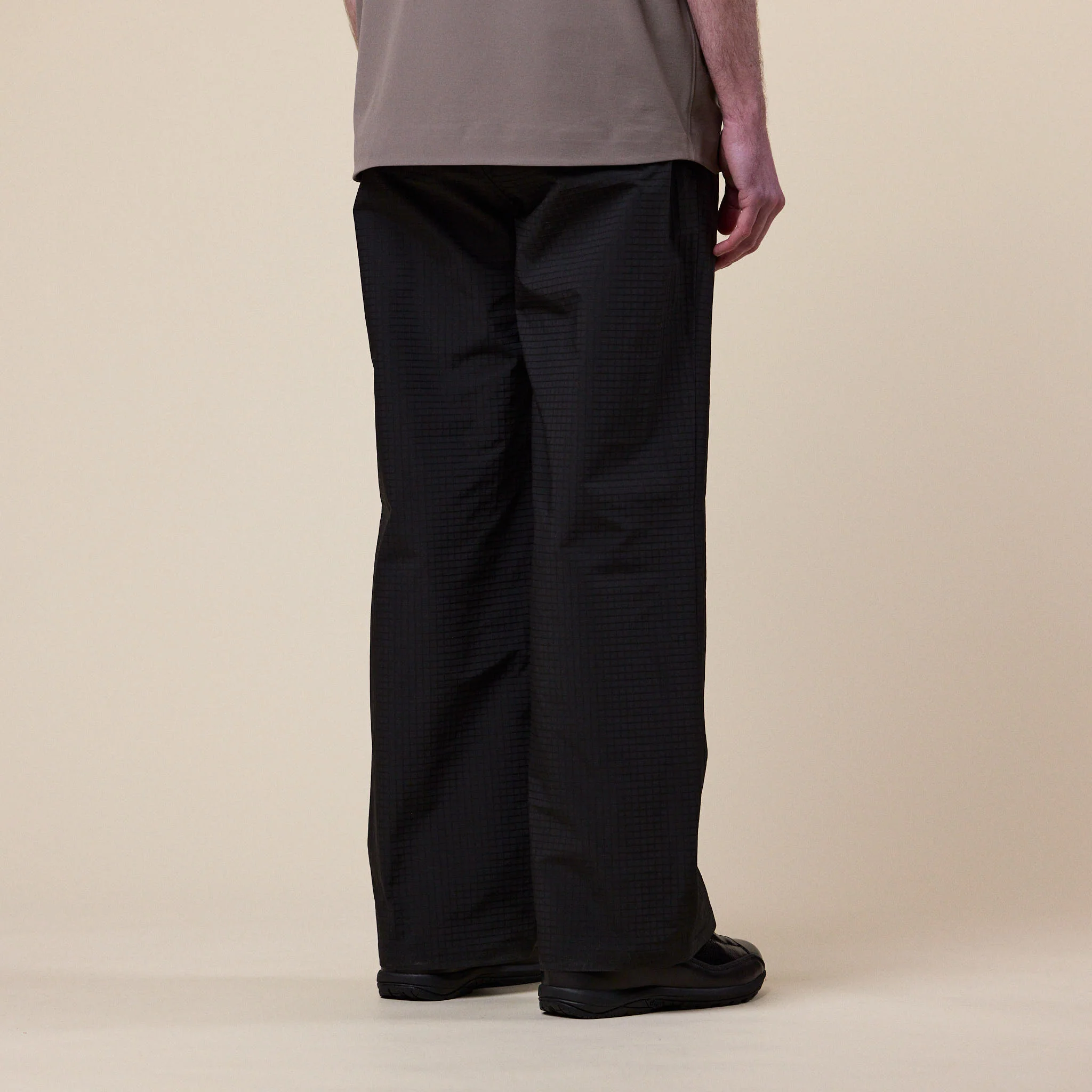 Hiking Patrol - Waypoint Rip-Stop Pleated Trouser - Charcoal Black - Image 2