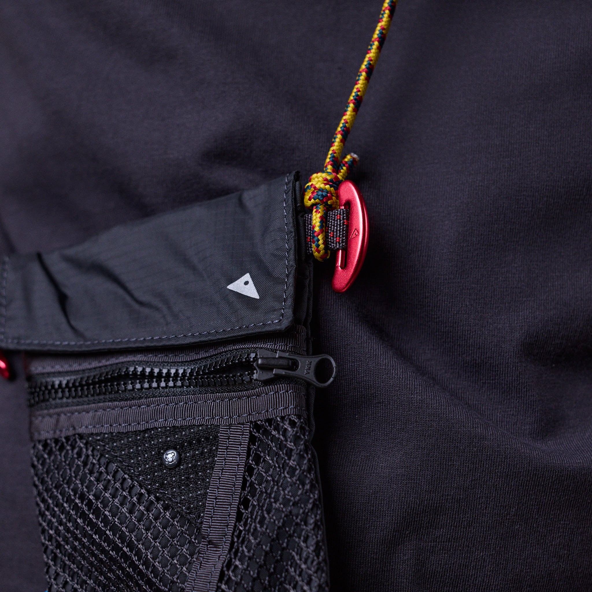 Klättermusen - Algir Lanyard Pocket Bag - Raven Black - Image 4