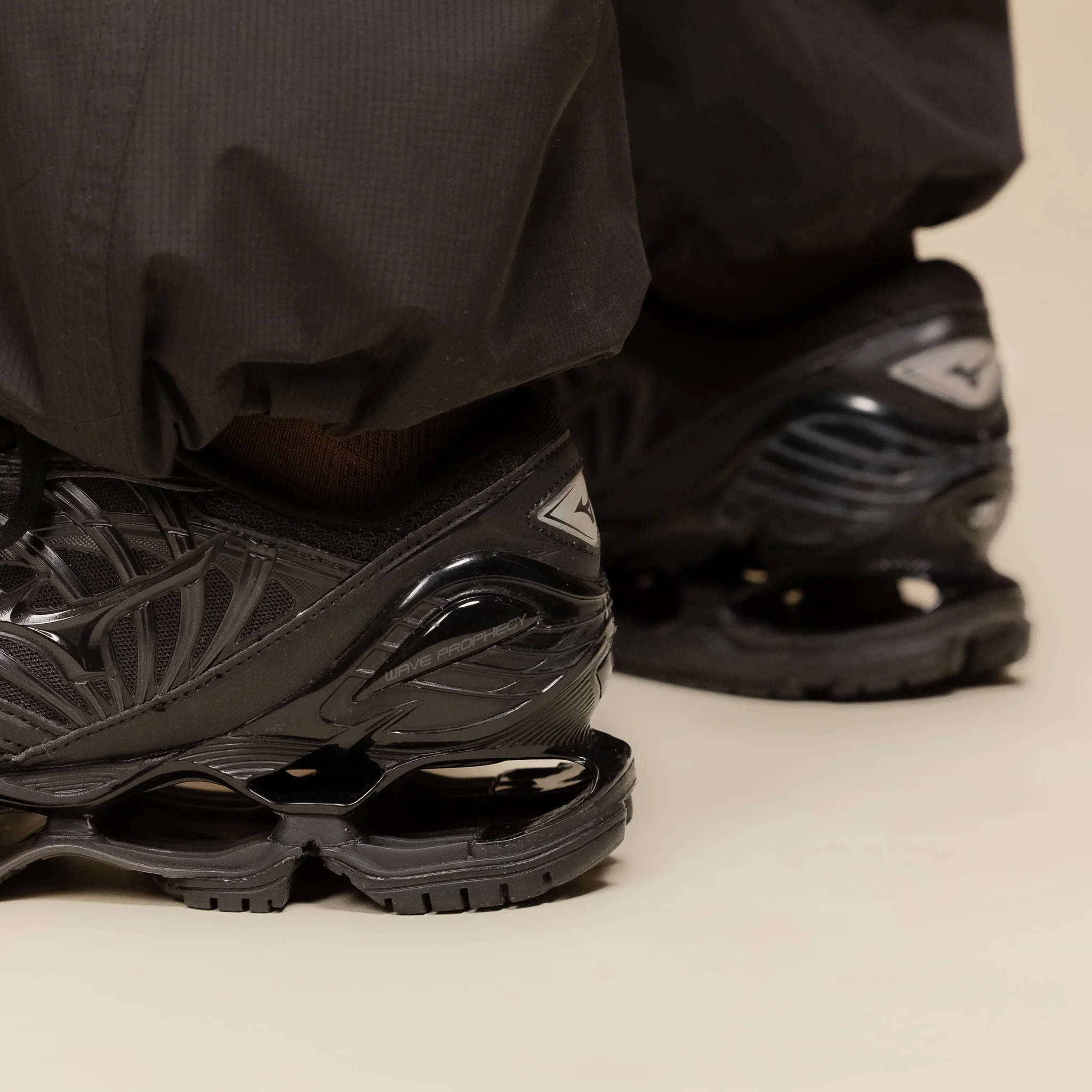 Mizuno - Wave Prophecy LS - Black / Black / Black - Image 4