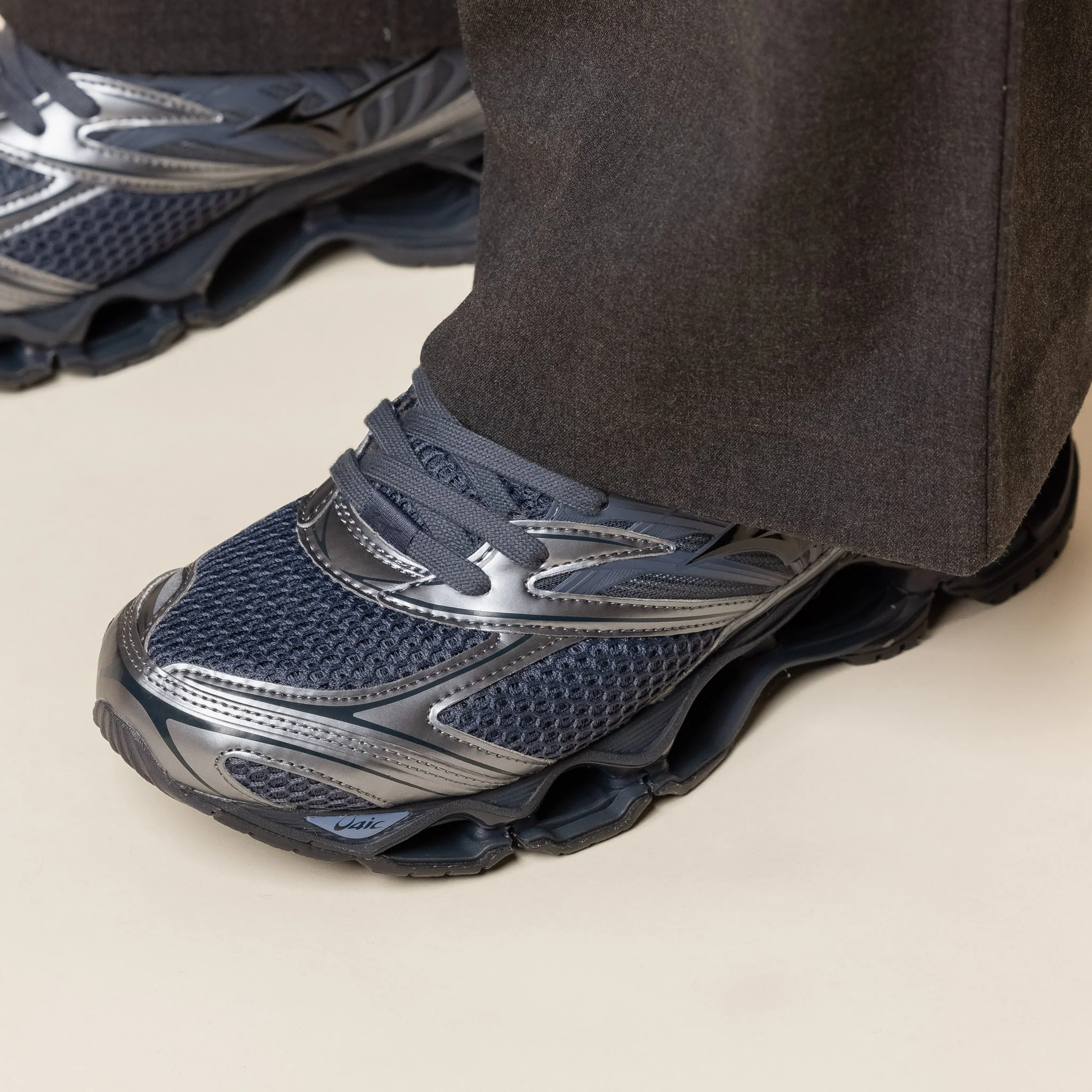 Mizuno - Wave Prophecy LS - Odyssey Grey / Black / Metallic Grey - Image 5